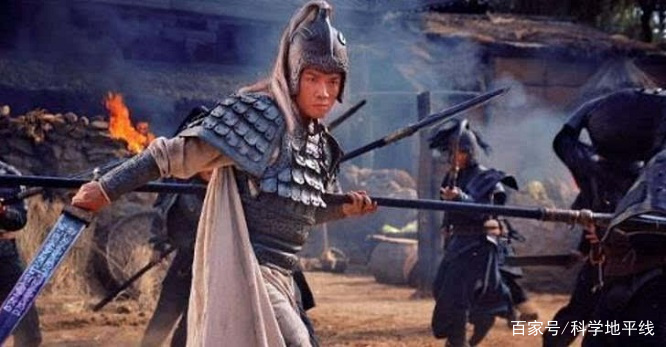 在长坂坡被赵云一箭毙命的越兮，若和吕布打能打多少回合？