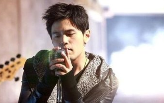 《梯田》的歌词