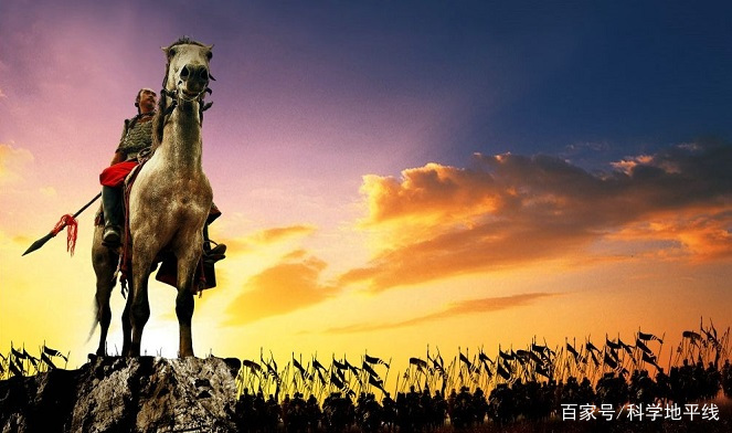 在长坂坡被赵云一箭毙命的越兮，若和吕布打能打多少回合？