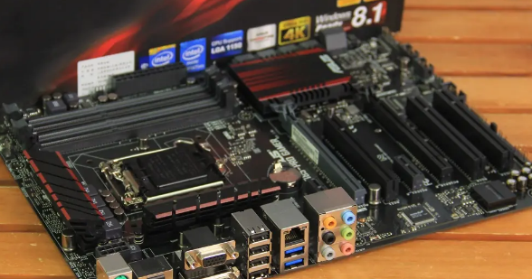 至强E31230V2配什么主板好？