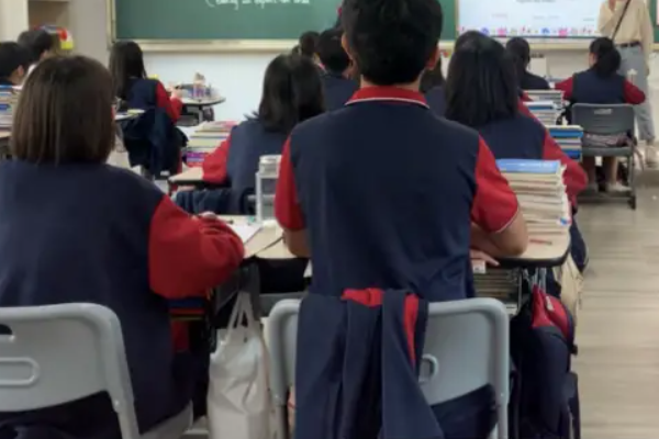 岁回律转的出处