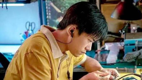 好景通讯创始人原型是什么?