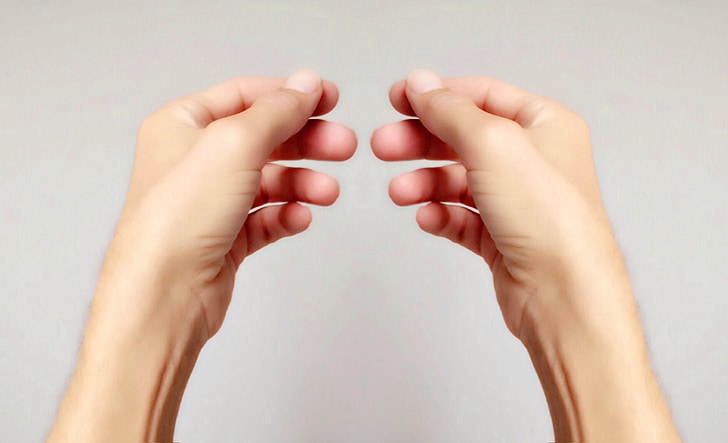 左手倒影右手年华是什么意思