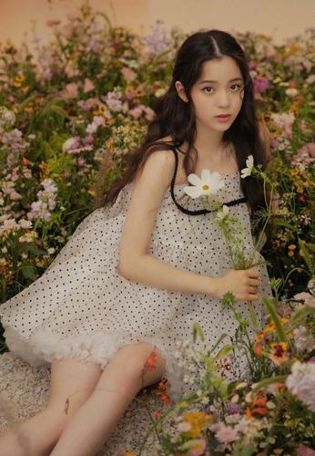 欧阳娜娜未经允许进陈伟霆房间,试穿鞋子首饰直接带走,本尊是怎样回应的?