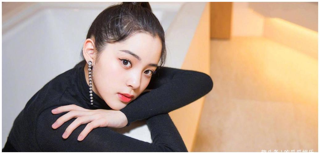 欧阳娜娜未经允许进陈伟霆房间,试穿鞋子首饰直接带走,本尊是怎样回应的?