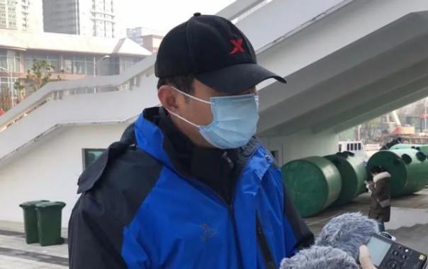 进过方舱的中年男子“流浪”42天,这些日子他都是如何过来的?