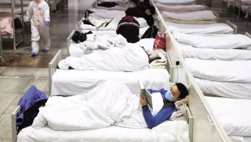 进过方舱的中年男子“流浪”42天,这些日子他都是如何过来的?