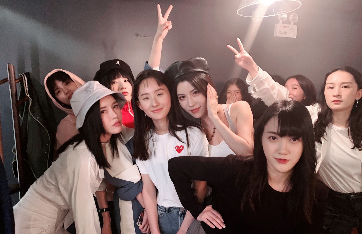 by2出道已有16年，为何会一直不红？